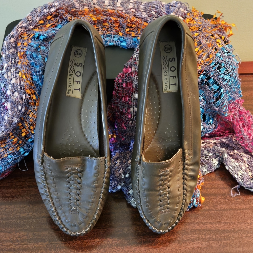 Vintage Soft Kicks Brown Leather Woven Flats – Size 9W
